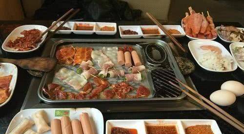 吃烤肉时 服务员会问你要不要换换纸 这实际上是给你的一个提示“十大外围足球平台app”(图4)
吃烤肉时 服务员会问你要不要换换纸 这实际上是给你的一个提示“十大外围足球平台app”(图4)